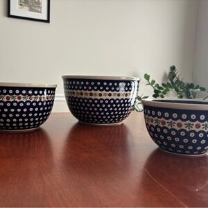 Blue Rose Polish Pottery Mixing Bowl Set